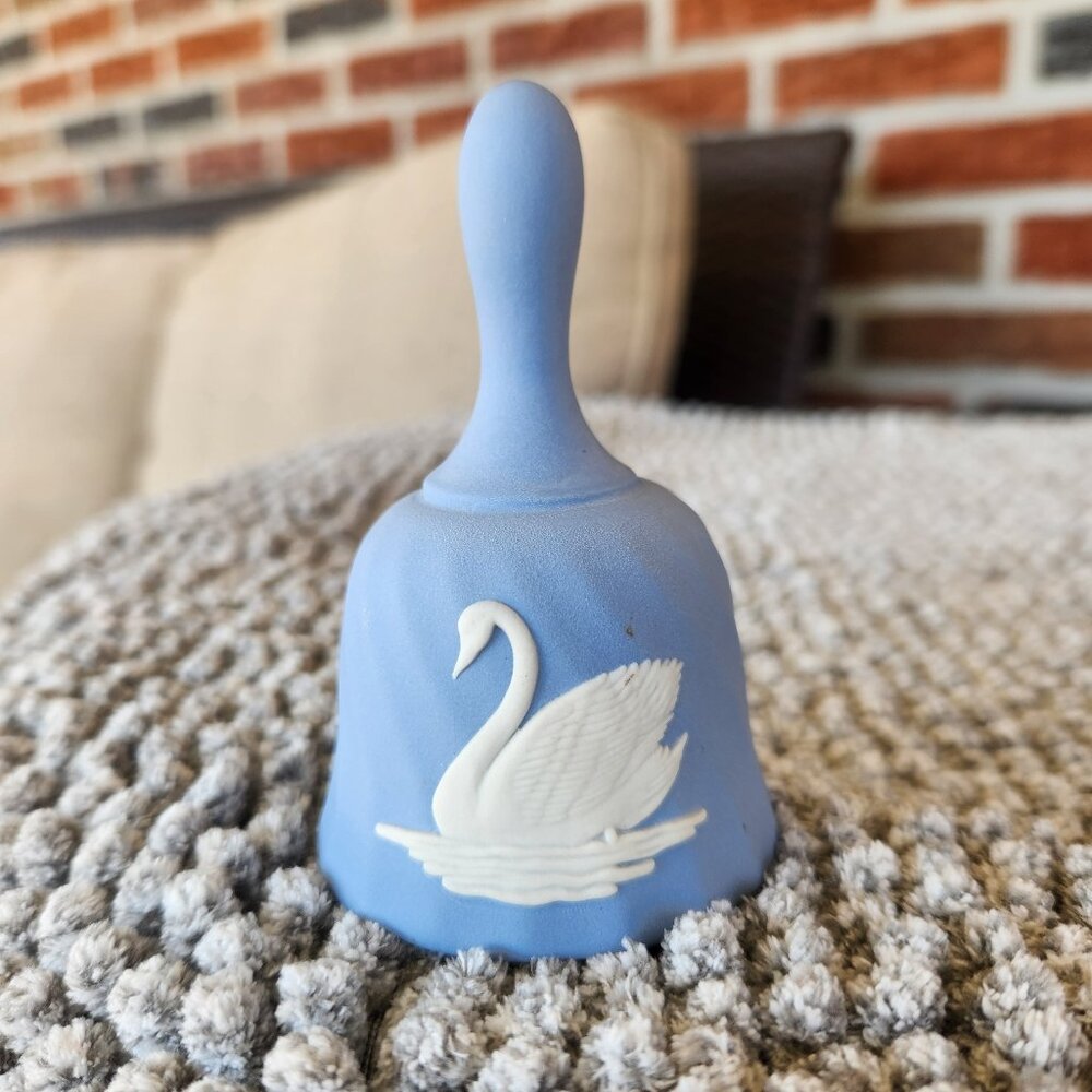 Wedgwood England Jasperware Blue With White Swan and Snowflake Bell